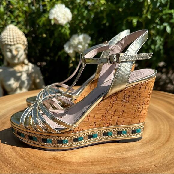 VINCE CAMUTO Womens Cork Wedge Sandal Heels in Patent Leather Gold Size 5.5 - Picture 3 of 7